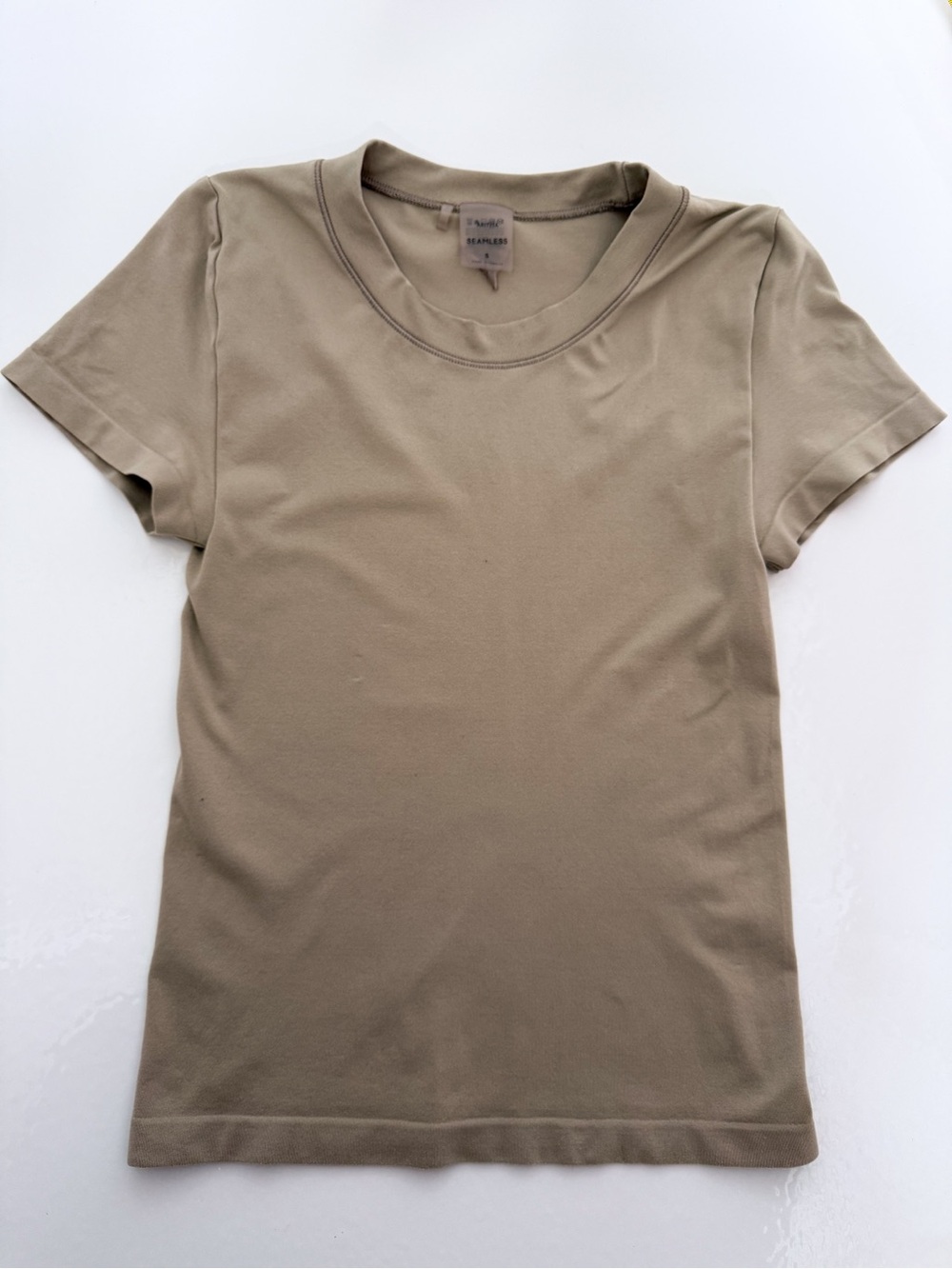 Aritzia Seamless Crew Neck Tee – Beige/Taupe – Size Small